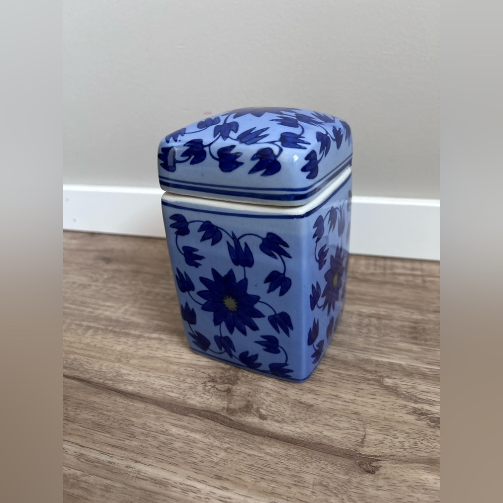Vintage tea jar Blue Floral Porcelain Trinket Jar Chinoiserie square flower